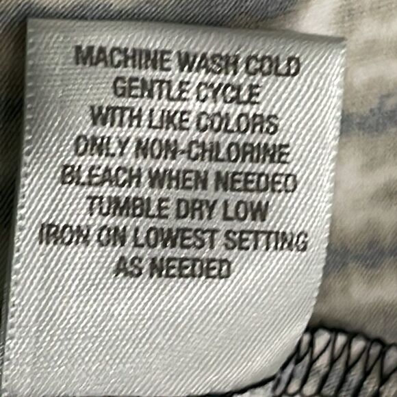 NWOT Dress Barn Cowl Neck sleeveless blouse. Size 1X. 18/20 - Picture 8 of 9